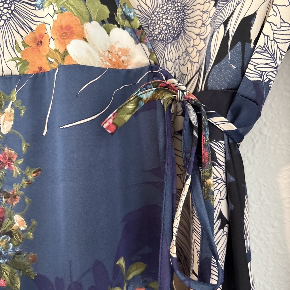 Lulus Put on a Smile Floral Print Satin Wrap Maxi Dress Size Small‎ - Picture 3 of 13